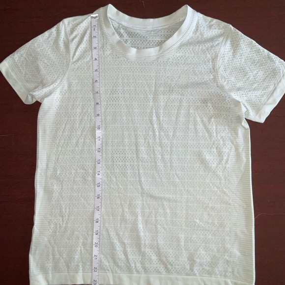 lululemon athletica light Green Short Sleeve Tee - Picture 3 of 4